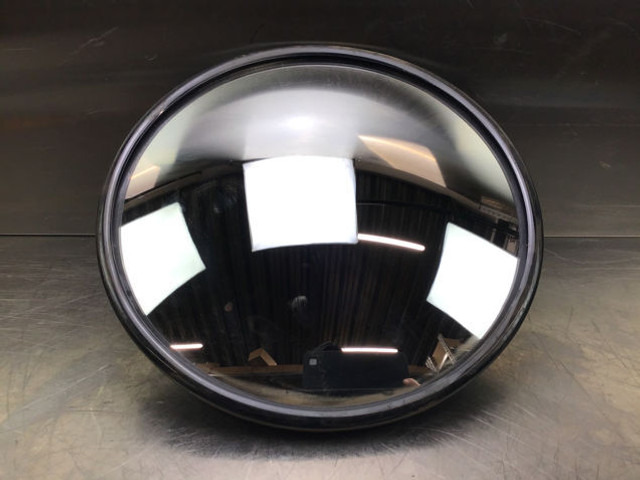 Liebherr Mirror - المرآة الخلفية للسيارة: صورة 1 Liebherr Mirror - المرآة الخلفية للسيارة: صورة 1