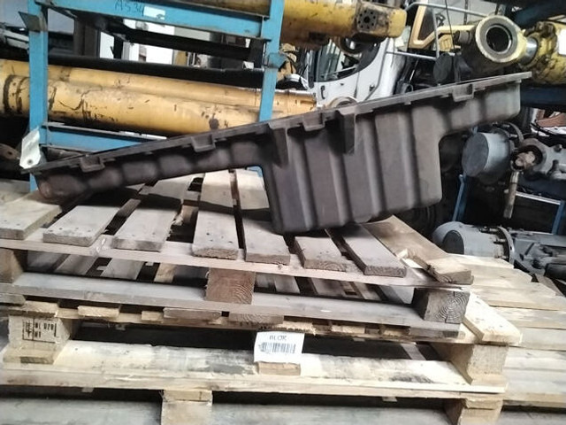 Liebherr Oil Sump - علبة المرافق: صورة 1 Liebherr Oil Sump - علبة المرافق: صورة 1
