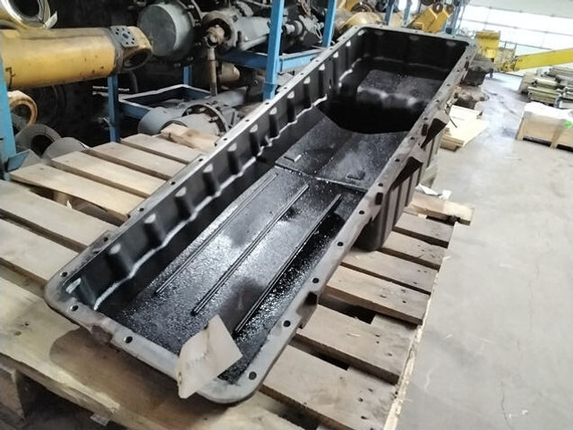 Liebherr Oil Sump - علبة المرافق: صورة 2 Liebherr Oil Sump - علبة المرافق: صورة 2