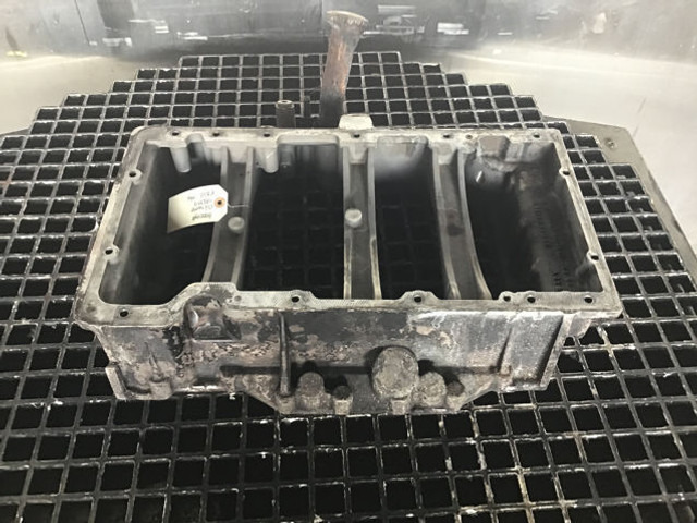 Liebherr Oil Sump - فلتر الزيت: صورة 1 Liebherr Oil Sump - فلتر الزيت: صورة 1