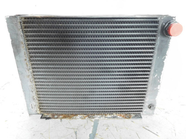 Liebherr Oilcooler - مبرد الزيت: صورة 1 Liebherr Oilcooler - مبرد الزيت: صورة 1