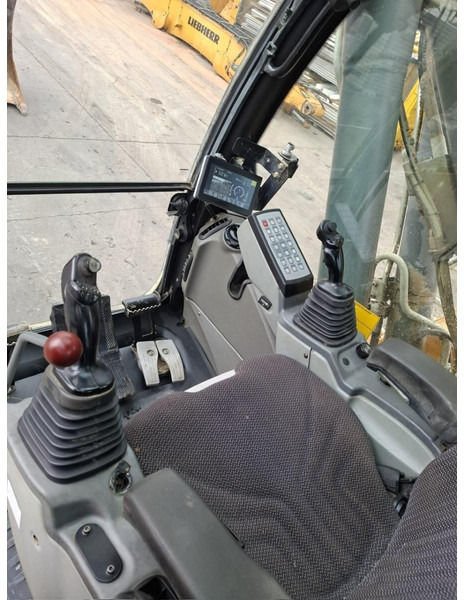 Liebherr R926 LC - حفار زحاف: صورة 4 Liebherr R926 LC - حفار زحاف: صورة 4