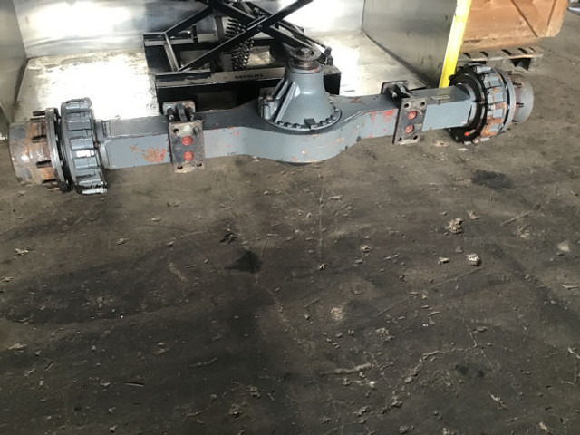 Liebherr Rear Axle - المحور و قطع الغيار: صورة 2 Liebherr Rear Axle - المحور و قطع الغيار: صورة 2
