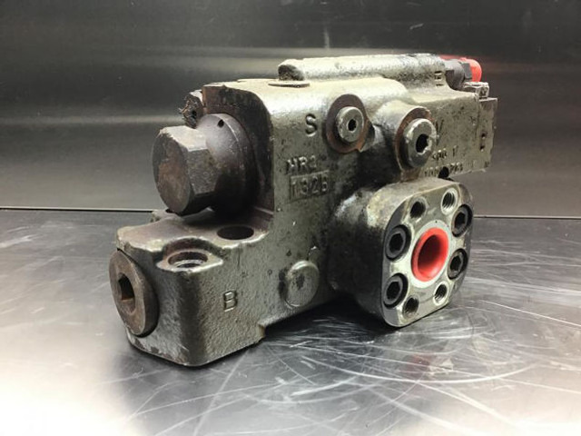 Liebherr Safety Valve - نظام الهيدروليك: صورة 1 Liebherr Safety Valve - نظام الهيدروليك: صورة 1
