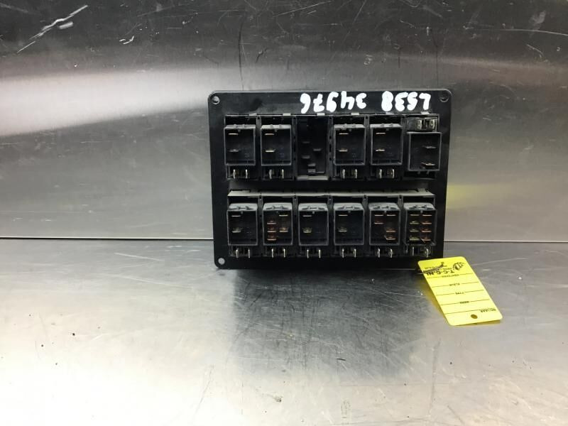 Liebherr Switch Instalation - لوحة القيادة: صورة 2 Liebherr Switch Instalation - لوحة القيادة: صورة 2