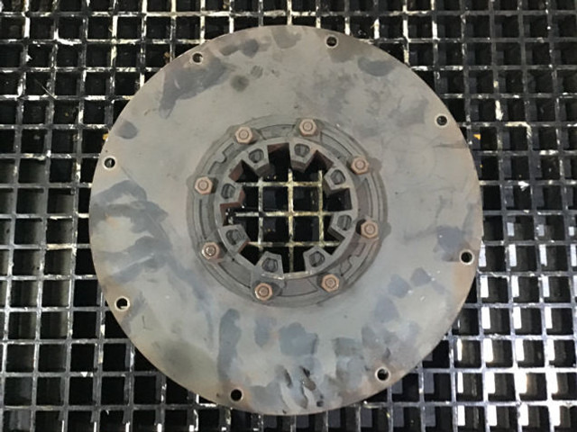 Liebherr Vibration Damper - القابض و قطع الغيار: صورة 1 Liebherr Vibration Damper - القابض و قطع الغيار: صورة 1