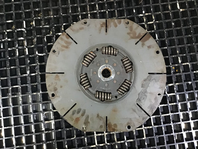 Liebherr Vibration Damper - القابض و قطع الغيار: صورة 1 Liebherr Vibration Damper - القابض و قطع الغيار: صورة 1