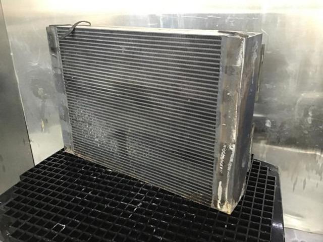 Liebherr Water cooler - مبرد المحرك: صورة 3 Liebherr Water cooler - مبرد المحرك: صورة 3