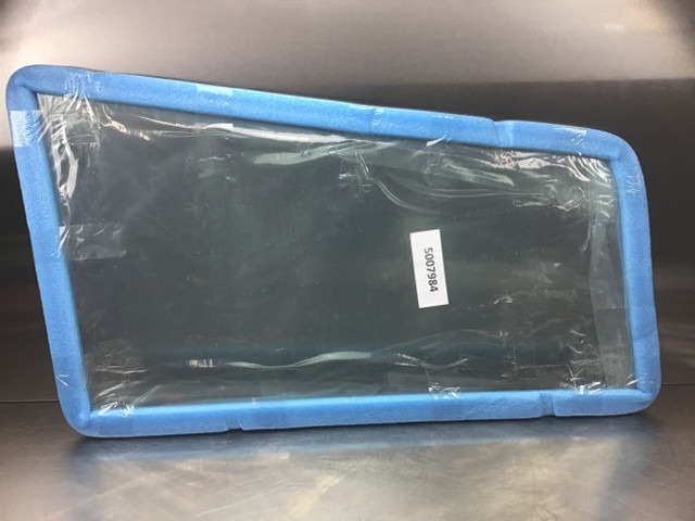 Liebherr Window Glass - نافذة و قطع الغيار: صورة 1 Liebherr Window Glass - نافذة و قطع الغيار: صورة 1
