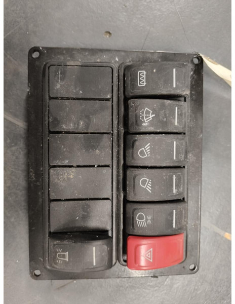 Liebherr - لوحة القيادة: صورة 1 Liebherr - لوحة القيادة: صورة 1