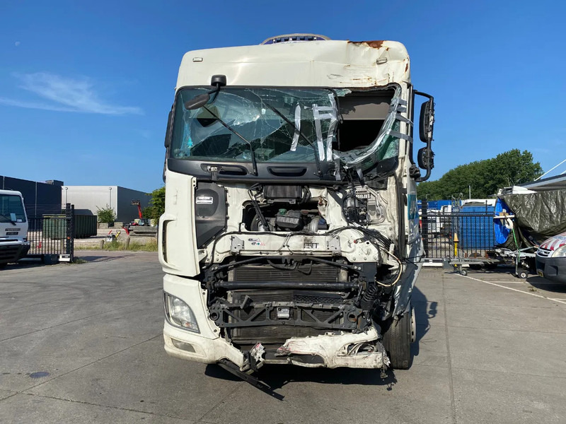 DAF XF 106.460 SC / Damaged / Stand Airco - وحدة جر: صورة 2 DAF XF 106.460 SC / Damaged / Stand Airco - وحدة جر: صورة 2