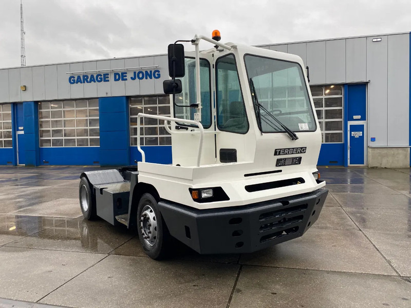 Terberg YT 182 4x2 / Terminal Tractor - جرار المحطة: صورة 3 Terberg YT 182 4x2 / Terminal Tractor - جرار المحطة: صورة 3