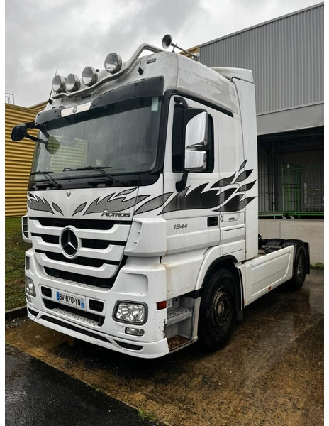 Mercedes-Benz Actros 1844 Retarder + Full Spoiler - وحدة جر: صورة 1 Mercedes-Benz Actros 1844 Retarder + Full Spoiler - وحدة جر: صورة 1