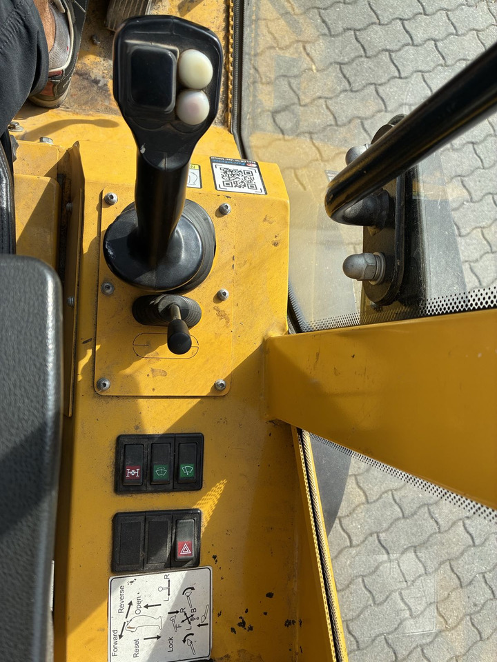 Eurotrac Eurotrac W13 - لودر مفصلي صغير: صورة 2 Eurotrac Eurotrac W13 - لودر مفصلي صغير: صورة 2