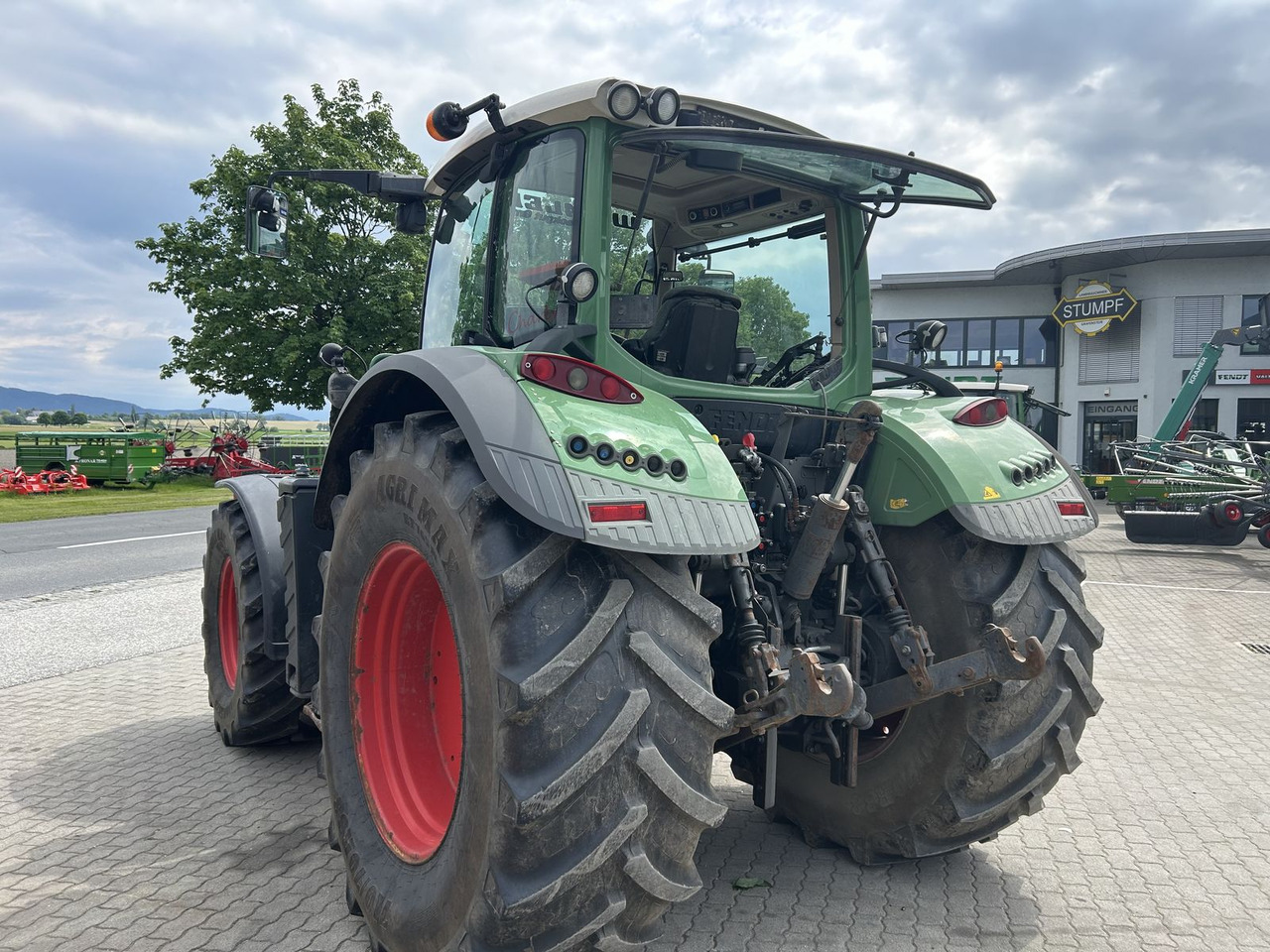 Fendt 724 Vario - جرار: صورة 4 Fendt 724 Vario - جرار: صورة 4