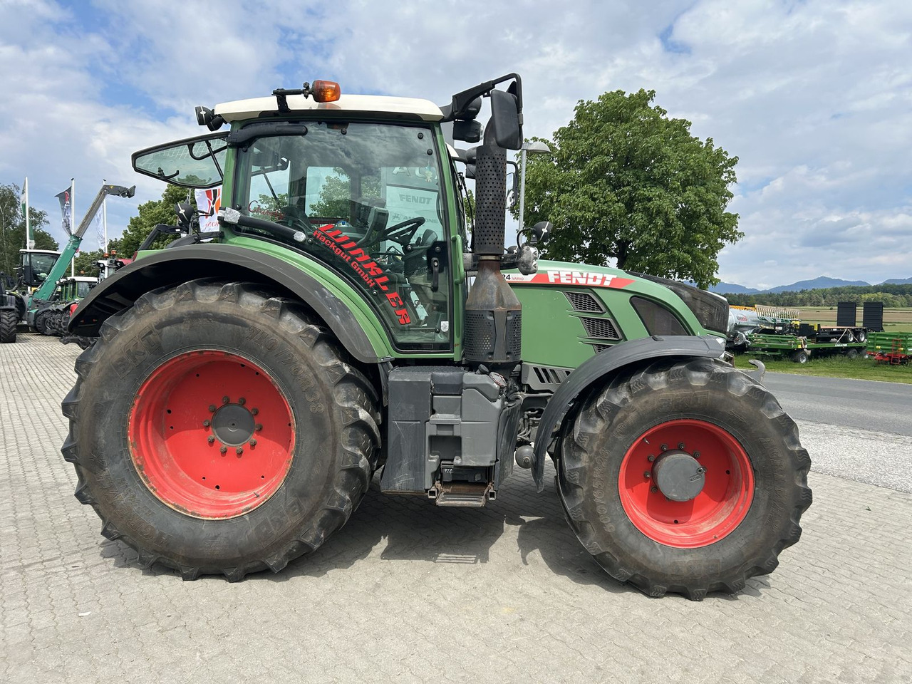 Fendt 724 Vario - جرار: صورة 2 Fendt 724 Vario - جرار: صورة 2