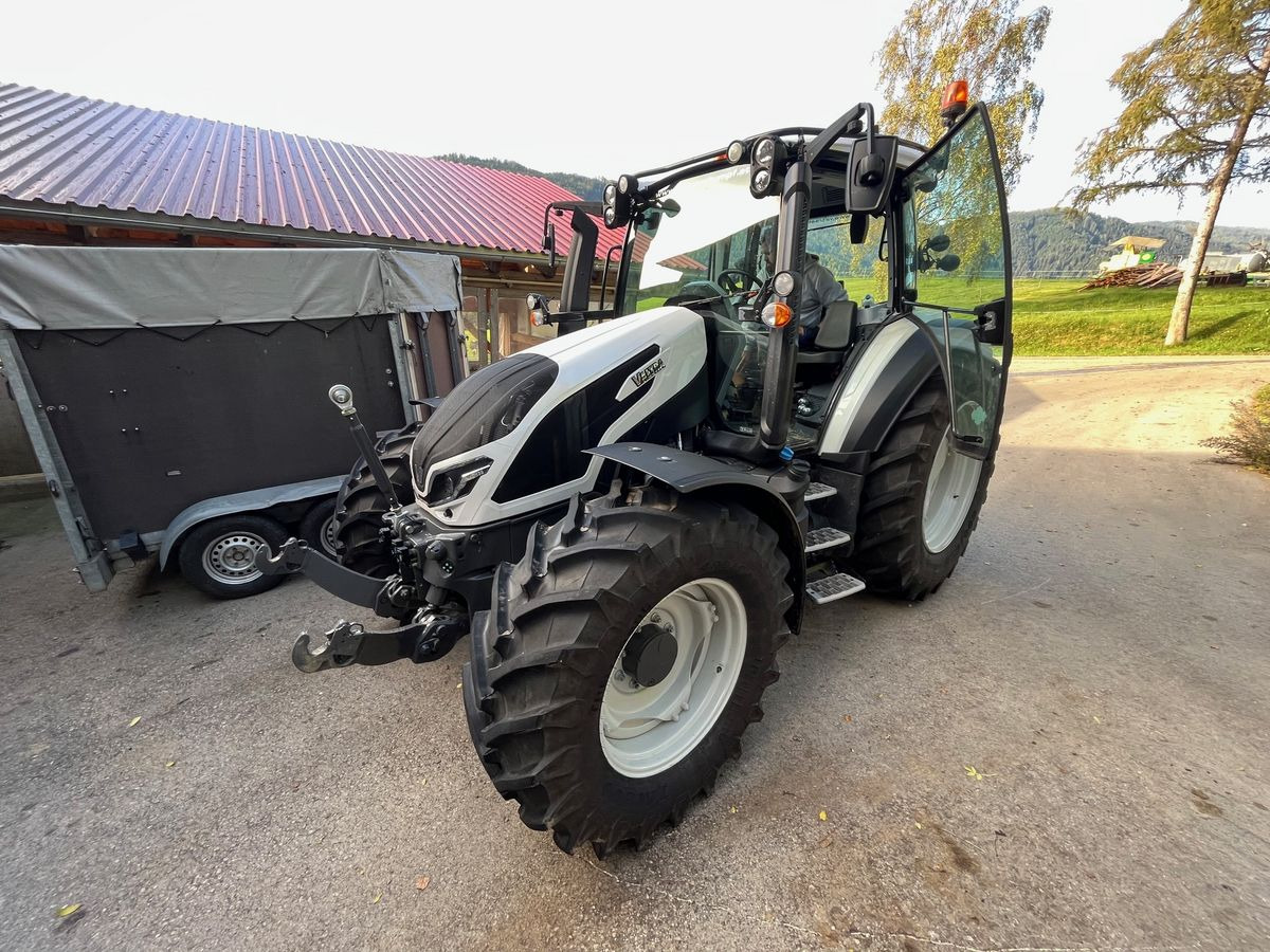 Valtra G135 VERSU - جرار: صورة 2 Valtra G135 VERSU - جرار: صورة 2