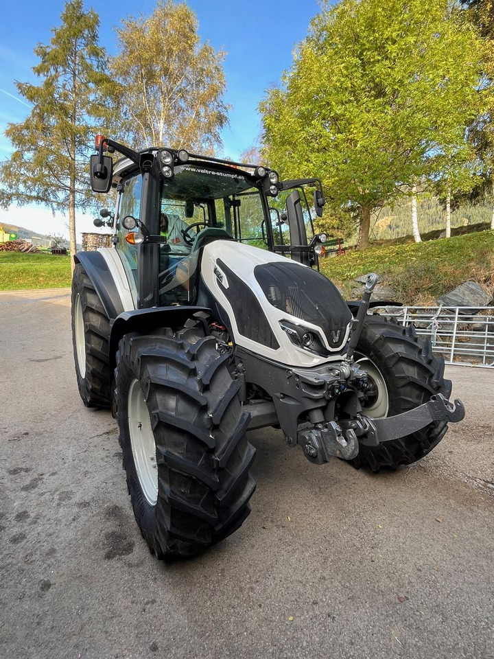 Valtra G135 VERSU - جرار: صورة 1 Valtra G135 VERSU - جرار: صورة 1