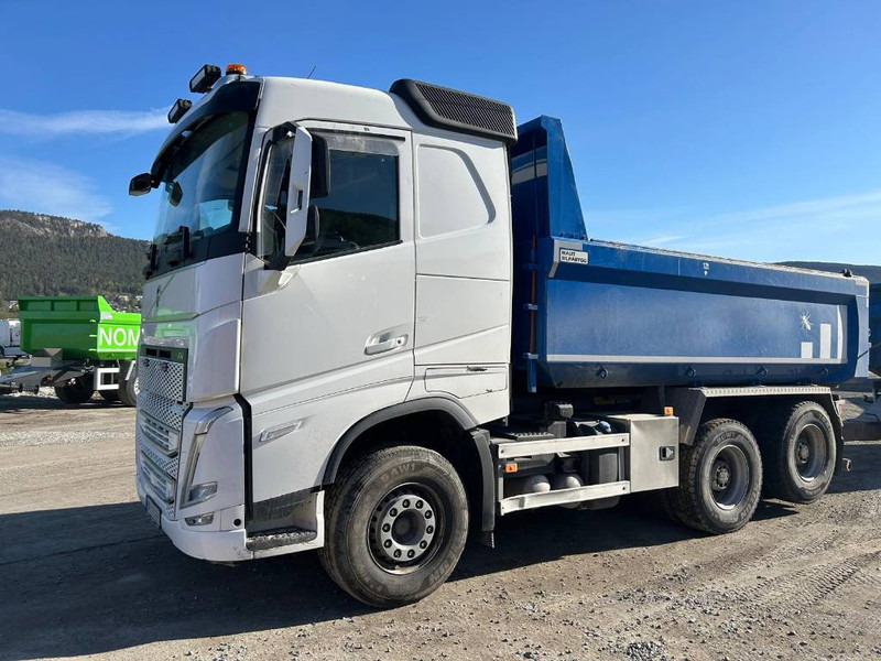 Volvo FH 540 6x4 + Maur trippelkjerre - شاحنة قلاب: صورة 2 Volvo FH 540 6x4 + Maur trippelkjerre - شاحنة قلاب: صورة 2