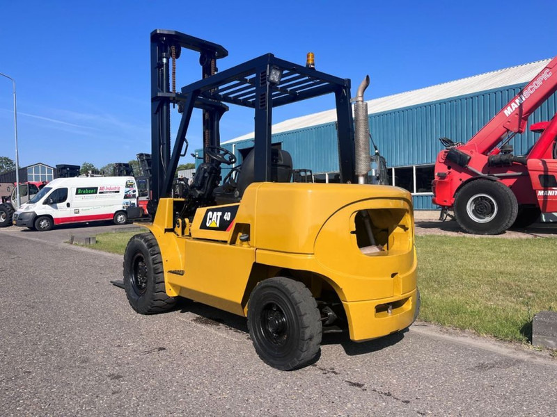 Caterpillar DP40K2 - رافعة شوكية ديزل: صورة 5 Caterpillar DP40K2 - رافعة شوكية ديزل: صورة 5