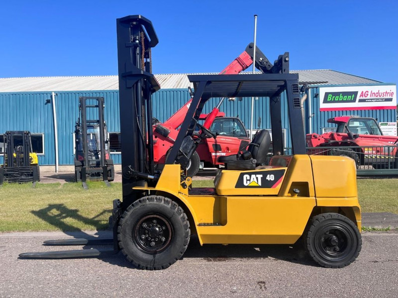 Caterpillar DP40K2 - رافعة شوكية ديزل: صورة 4 Caterpillar DP40K2 - رافعة شوكية ديزل: صورة 4