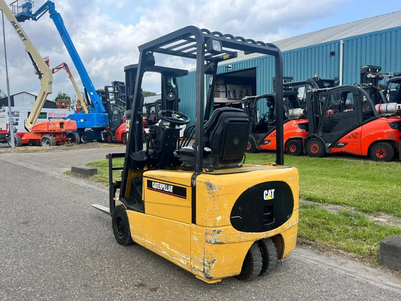 Caterpillar EP18KT - رافعة شوكية كهربائية: صورة 5 Caterpillar EP18KT - رافعة شوكية كهربائية: صورة 5