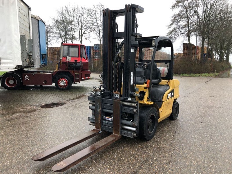 Caterpillar GP35N - رافعة شوكية تعمل بالغاز: صورة 4 Caterpillar GP35N - رافعة شوكية تعمل بالغاز: صورة 4
