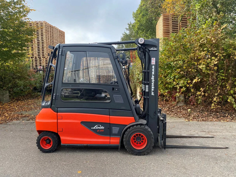 Linde E35L-01 - رافعة شوكية كهربائية: صورة 1 Linde E35L-01 - رافعة شوكية كهربائية: صورة 1