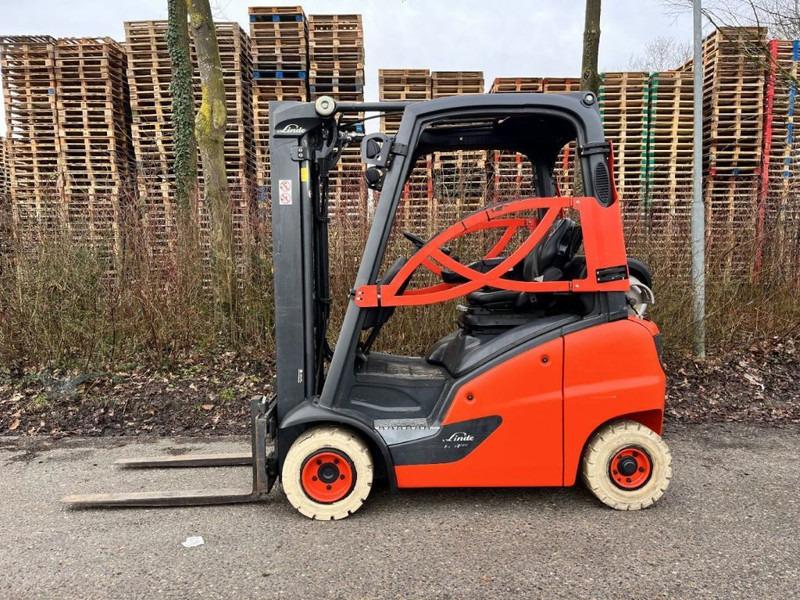 Linde H18T-01 - رافعة شوكية تعمل بالغاز: صورة 2 Linde H18T-01 - رافعة شوكية تعمل بالغاز: صورة 2