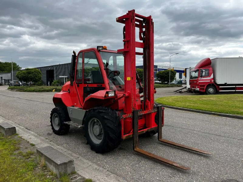 Manitou M30-4 4X4 - رافعة شوكية للأرض الوعرة: صورة 4 Manitou M30-4 4X4 - رافعة شوكية للأرض الوعرة: صورة 4