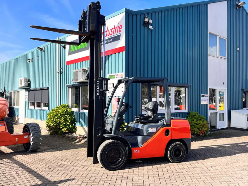 Toyota 52-8FDJF35 - رافعة شوكية ديزل: صورة 3 Toyota 52-8FDJF35 - رافعة شوكية ديزل: صورة 3