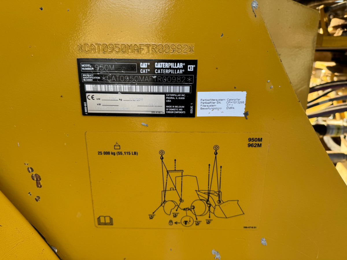 اللودر بعجل CATERPILLAR 950M: صورة 12