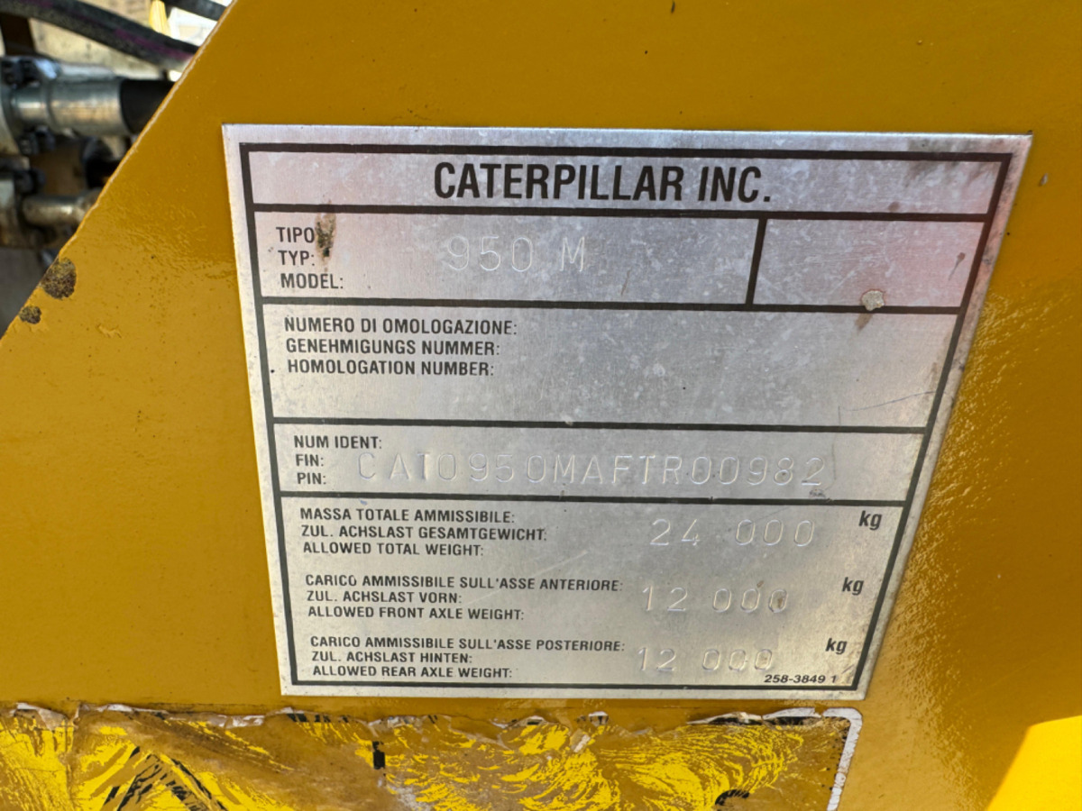 اللودر بعجل CATERPILLAR 950M: صورة 13