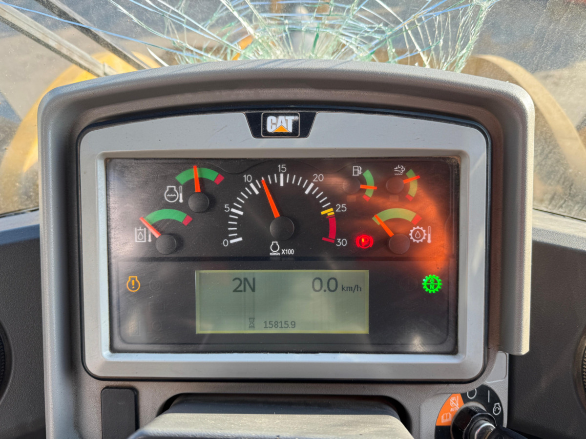 اللودر بعجل CATERPILLAR 950M: صورة 16