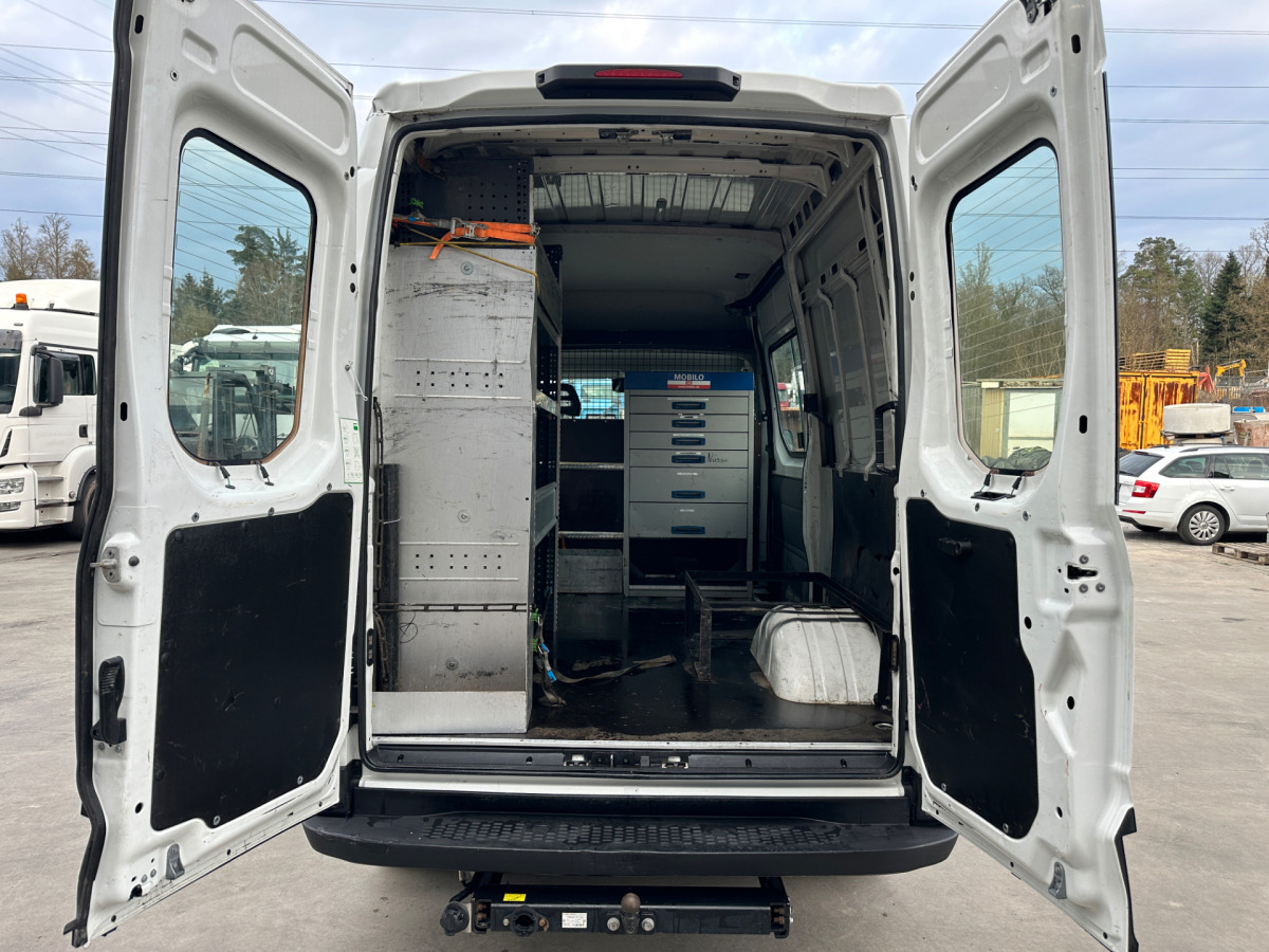 IVECO 35C18V Daily Servicewagen Sortimo IVECO 35C18V Daily Servicewagen Sortimo: صورة 12 IVECO 35C18V Daily Servicewagen Sortimo IVECO 35C18V Daily Servicewagen Sortimo: صورة 12