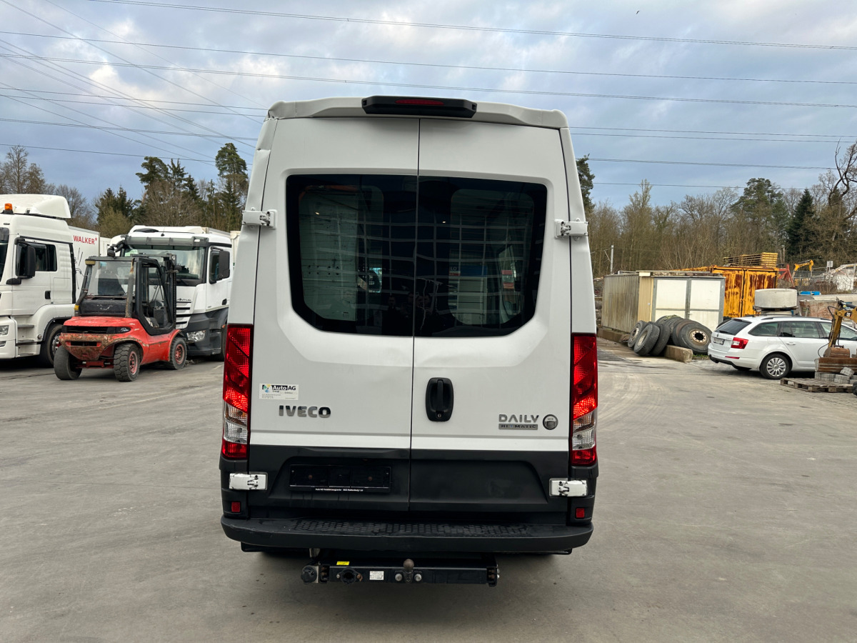 IVECO 35C18V Daily Servicewagen Sortimo IVECO 35C18V Daily Servicewagen Sortimo: صورة 10 IVECO 35C18V Daily Servicewagen Sortimo IVECO 35C18V Daily Servicewagen Sortimo: صورة 10