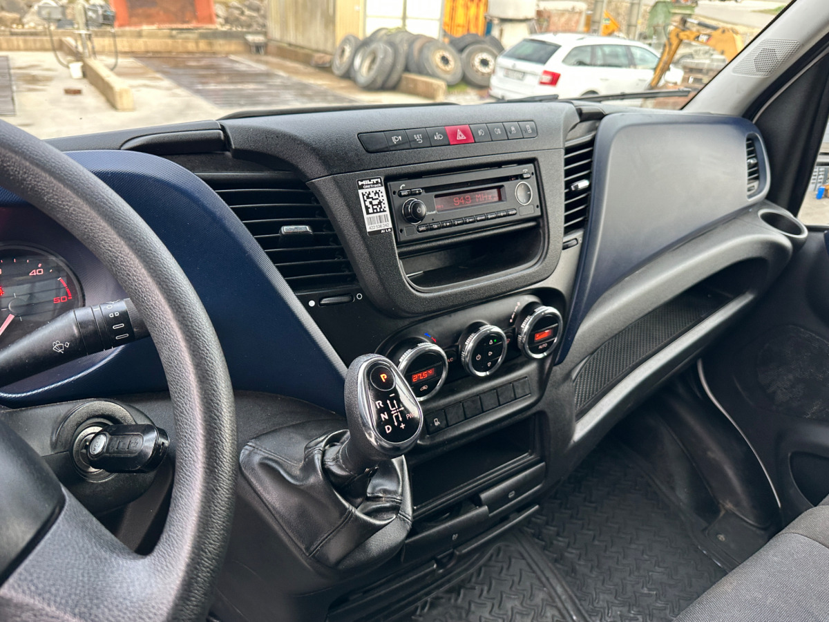 IVECO 35C18V Daily Servicewagen Sortimo IVECO 35C18V Daily Servicewagen Sortimo: صورة 18 IVECO 35C18V Daily Servicewagen Sortimo IVECO 35C18V Daily Servicewagen Sortimo: صورة 18