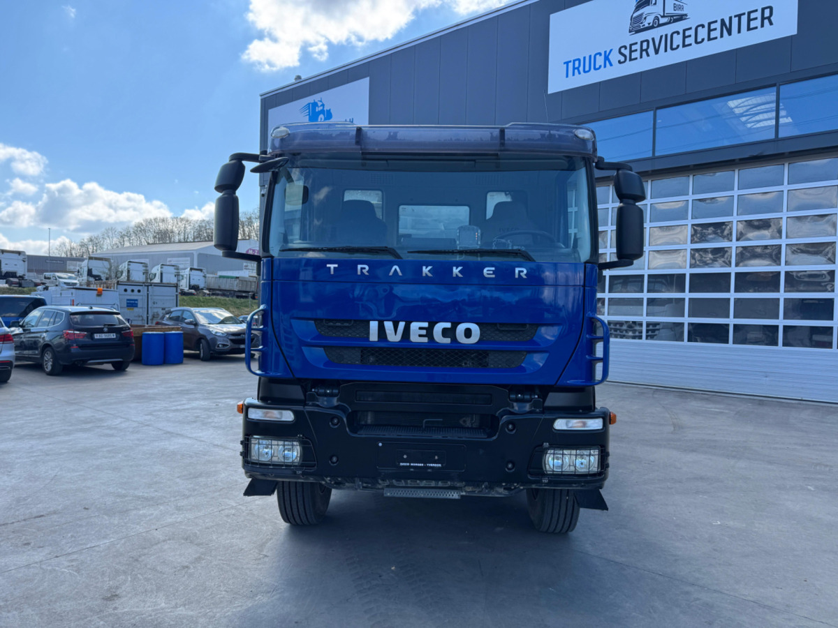 IVECO Trakker 450 8x4 3-Seitenkipper Moser - شاحنة قلاب: صورة 2 IVECO Trakker 450 8x4 3-Seitenkipper Moser - شاحنة قلاب: صورة 2