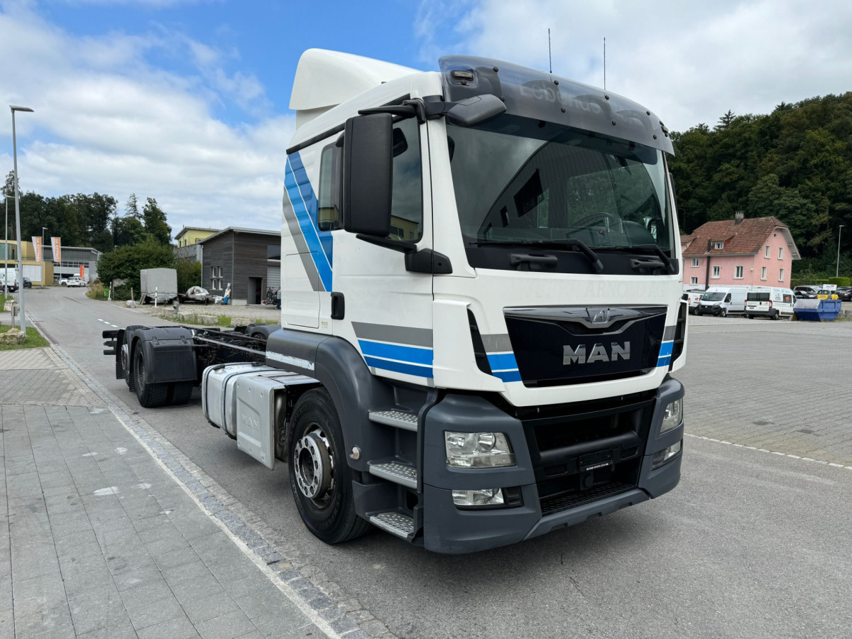 MAN TGS 26.440 6x2 Chassis - شاحنة هيكل كابينة: صورة 3 MAN TGS 26.440 6x2 Chassis - شاحنة هيكل كابينة: صورة 3