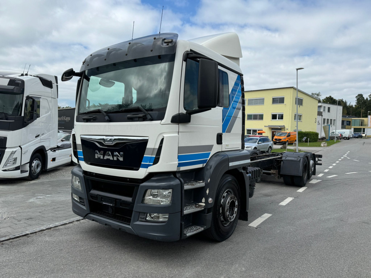 MAN TGS 26.440 6x2 Chassis - شاحنة هيكل كابينة: صورة 1 MAN TGS 26.440 6x2 Chassis - شاحنة هيكل كابينة: صورة 1
