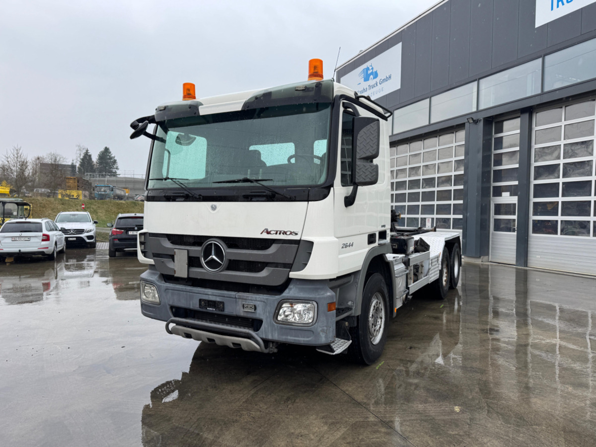 MERCEDES Actros 2644 6x4 Hiab - شاحنة ذات خطاف: صورة 1 MERCEDES Actros 2644 6x4 Hiab - شاحنة ذات خطاف: صورة 1