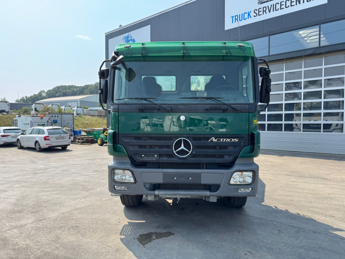 MERCEDES Actros 3244 8x4 Liebherr 9m3 - شاحنة خلاطة خرسانة: صورة 2 MERCEDES Actros 3244 8x4 Liebherr 9m3 - شاحنة خلاطة خرسانة: صورة 2