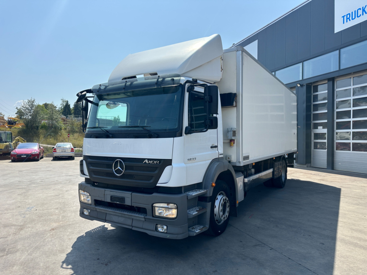 MERCEDES Axor 1833 4x2 Carrier Supra 850 Tiefkühler - شاحنة الفريزر: صورة 1 MERCEDES Axor 1833 4x2 Carrier Supra 850 Tiefkühler - شاحنة الفريزر: صورة 1