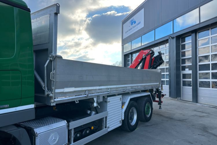 شاحنة قلاب, شاحنة كرين Mercedes-Benz 2551 V8 6x2 Fassi 185-5 Bj.2020: صورة 10