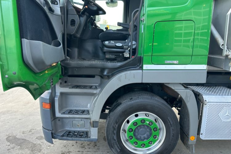 شاحنة قلاب, شاحنة كرين Mercedes-Benz 2551 V8 6x2 Fassi 185-5 Bj.2020: صورة 12