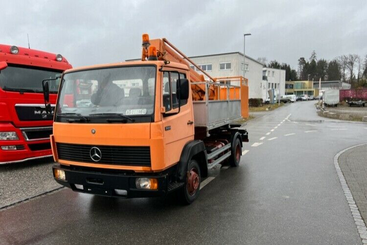 Mercedes-Benz 709 WUMAG GELENKSTEIGER 14M - منصة تلسكوبية محمولة على شاحنة: صورة 1 Mercedes-Benz 709 WUMAG GELENKSTEIGER 14M - منصة تلسكوبية محمولة على شاحنة: صورة 1