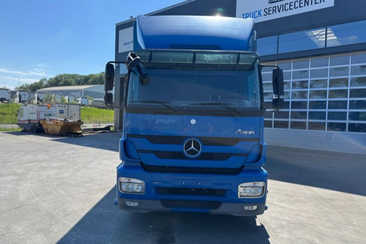 Mercedes-Benz Axor 1833 4x2 - شاحنة ستارة: صورة 2 Mercedes-Benz Axor 1833 4x2 - شاحنة ستارة: صورة 2