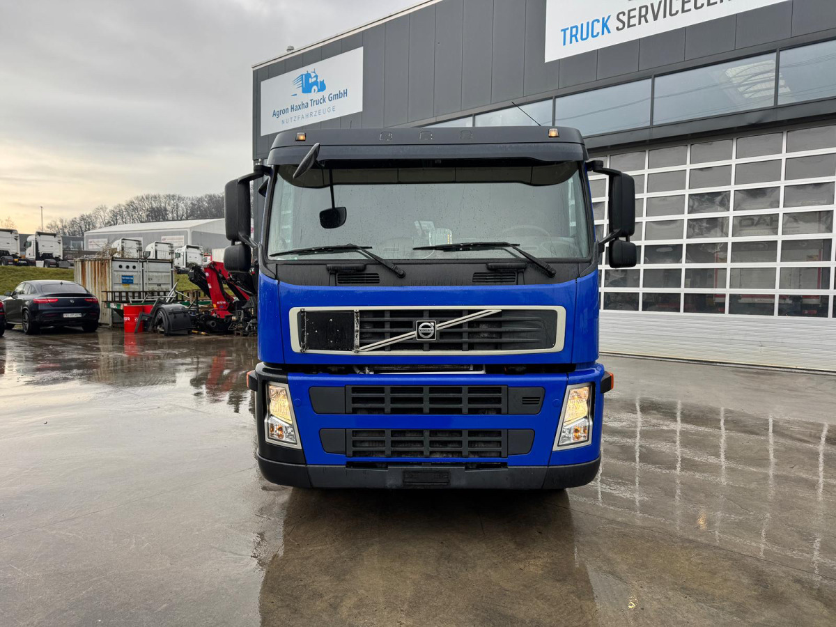 VOLVO FM-440 4x2 Tankwagen 13'500L - شاحنة صهريج: صورة 2 VOLVO FM-440 4x2 Tankwagen 13'500L - شاحنة صهريج: صورة 2