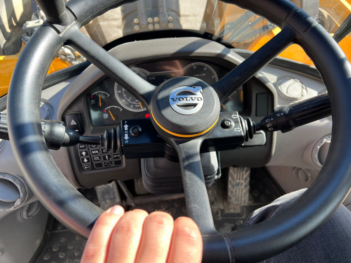اللودر بعجل VOLVO L180H: صورة 9 اللودر بعجل VOLVO L180H: صورة 9