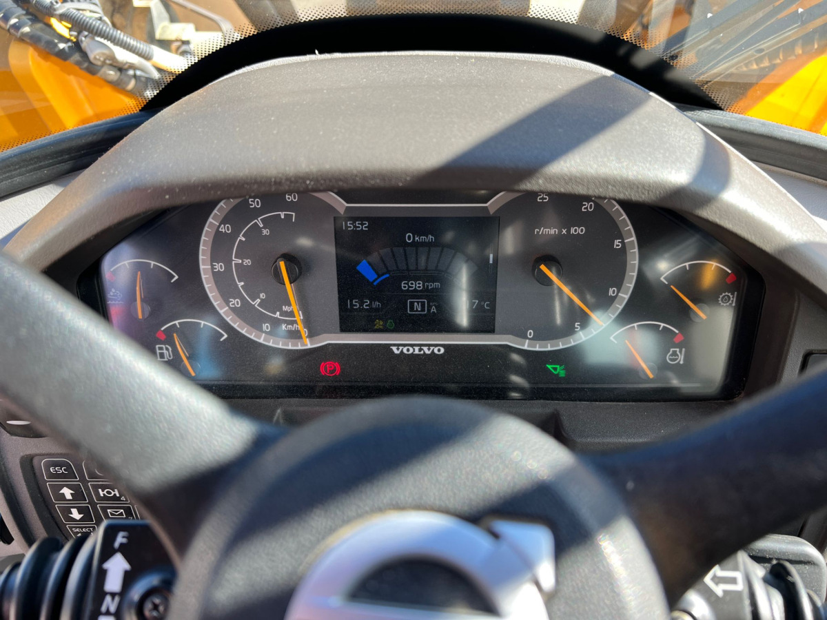 اللودر بعجل VOLVO L180H: صورة 10 اللودر بعجل VOLVO L180H: صورة 10